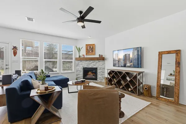 $3,200 | 209 Zamora Crossing, Unit 362, Austin, TX 78748