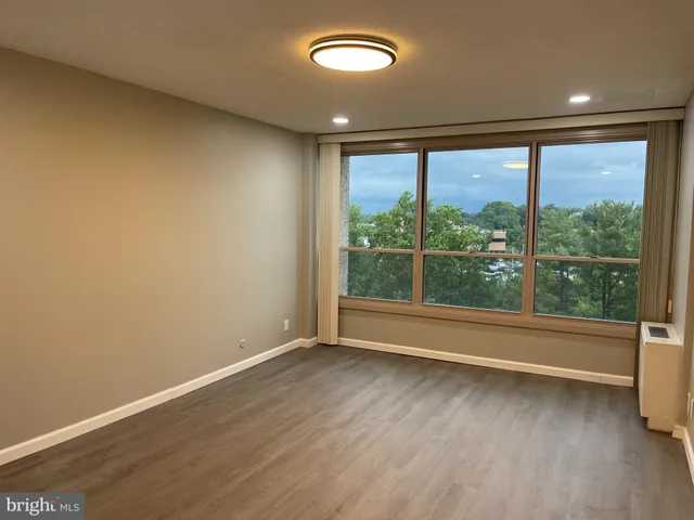 $245,000 | 1001 City Avenue, Unit E1107, Wynnewood, PA 19096