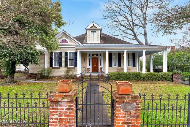 $572,000 | 26 Homochitto Street, Natchez, MS 39120