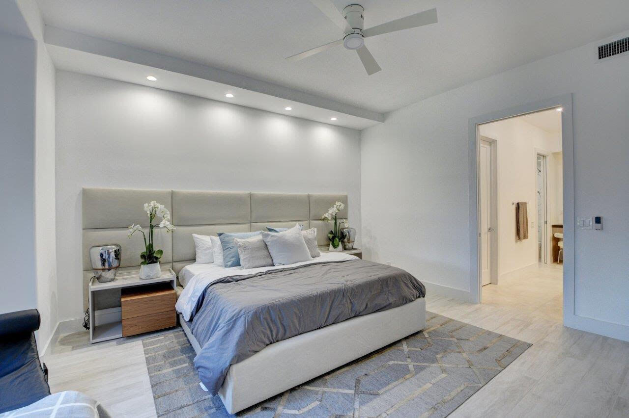 19860 Planters Boulevard, Unit A Boca Raton, FL 33434 - Photo 21 of 28 Primary Bedroom
