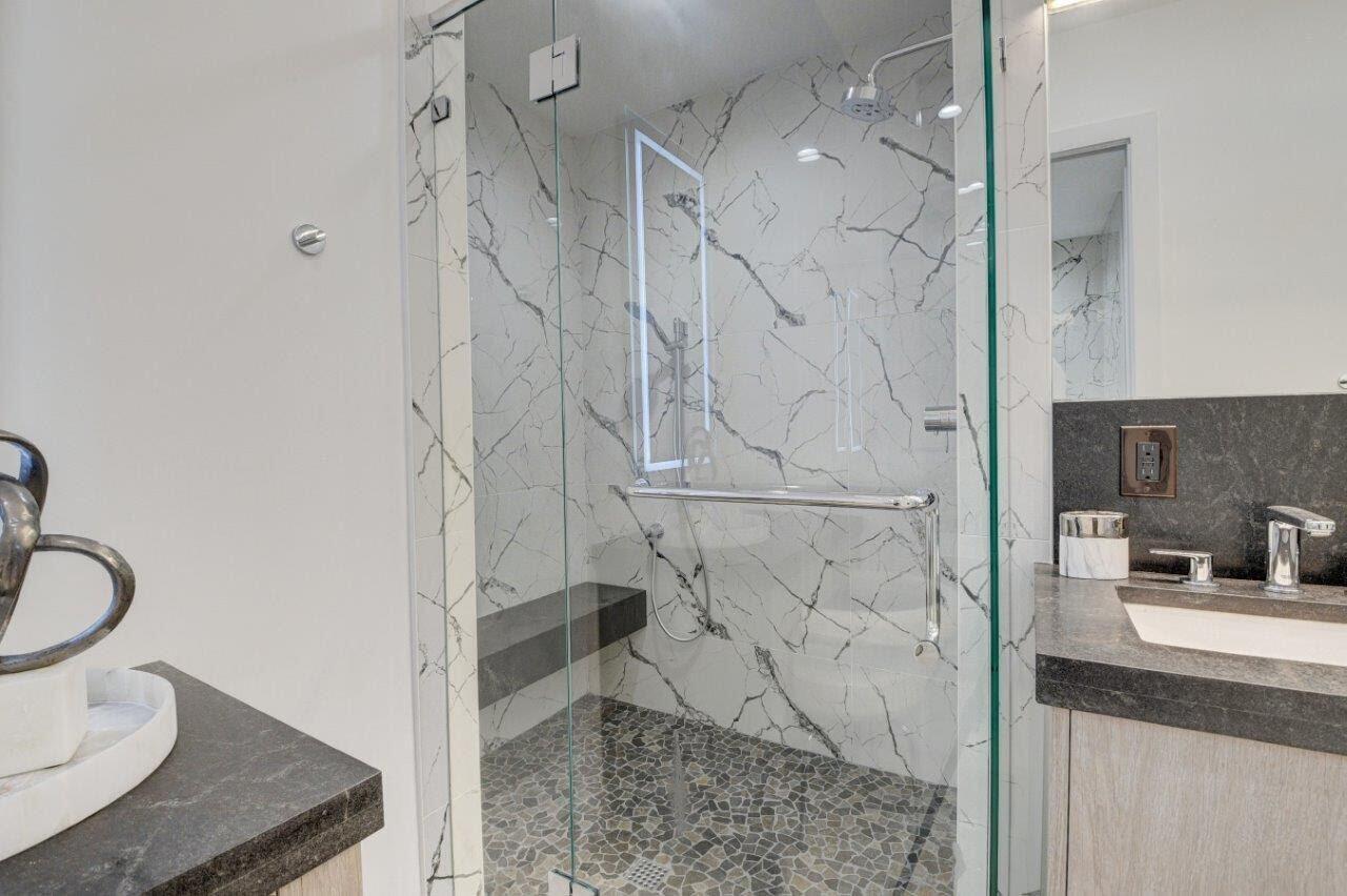 19860 Planters Boulevard, Unit A Boca Raton, FL 33434 - Photo 25 of 28 Primary Bathroom