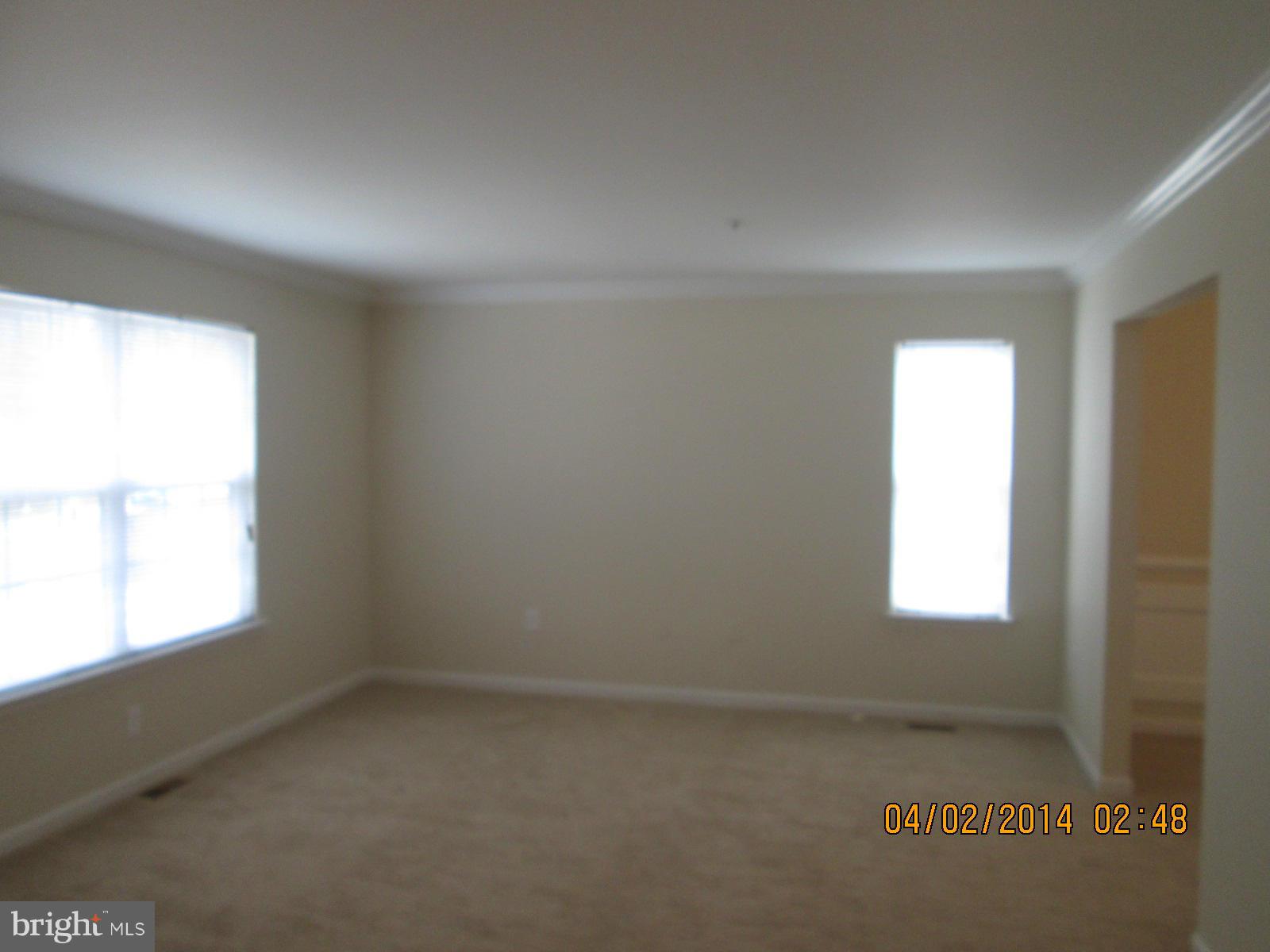 4615 Wheeler Road Oxon Hill, MD 20745 - Photo 3 of 19 Living Room