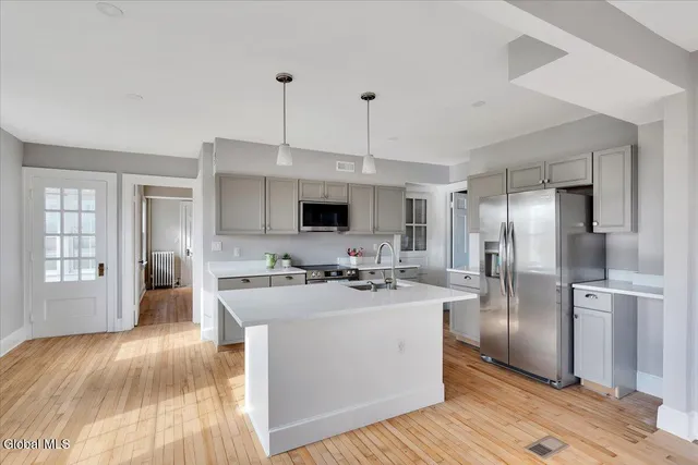 $600,000 | 186 Cty Route, Greenville, NY 12083