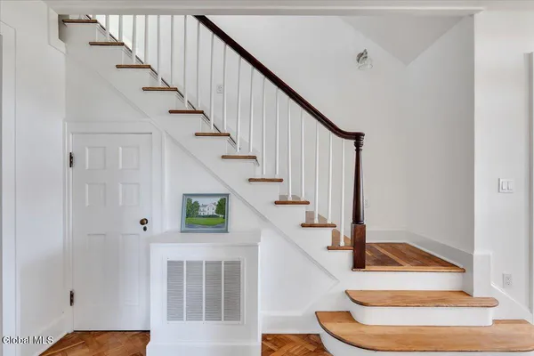 $600,000 | 186 Cty Route, Greenville, NY 12083