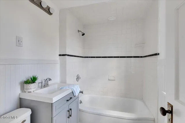 $600,000 | 186 Cty Route, Greenville, NY 12083