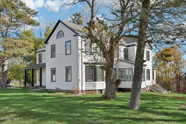 $600,000 | 186 Cty Route, Greenville, NY 12083