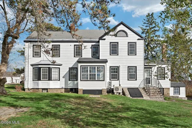 $600,000 | 186 Cty Route, Greenville, NY 12083