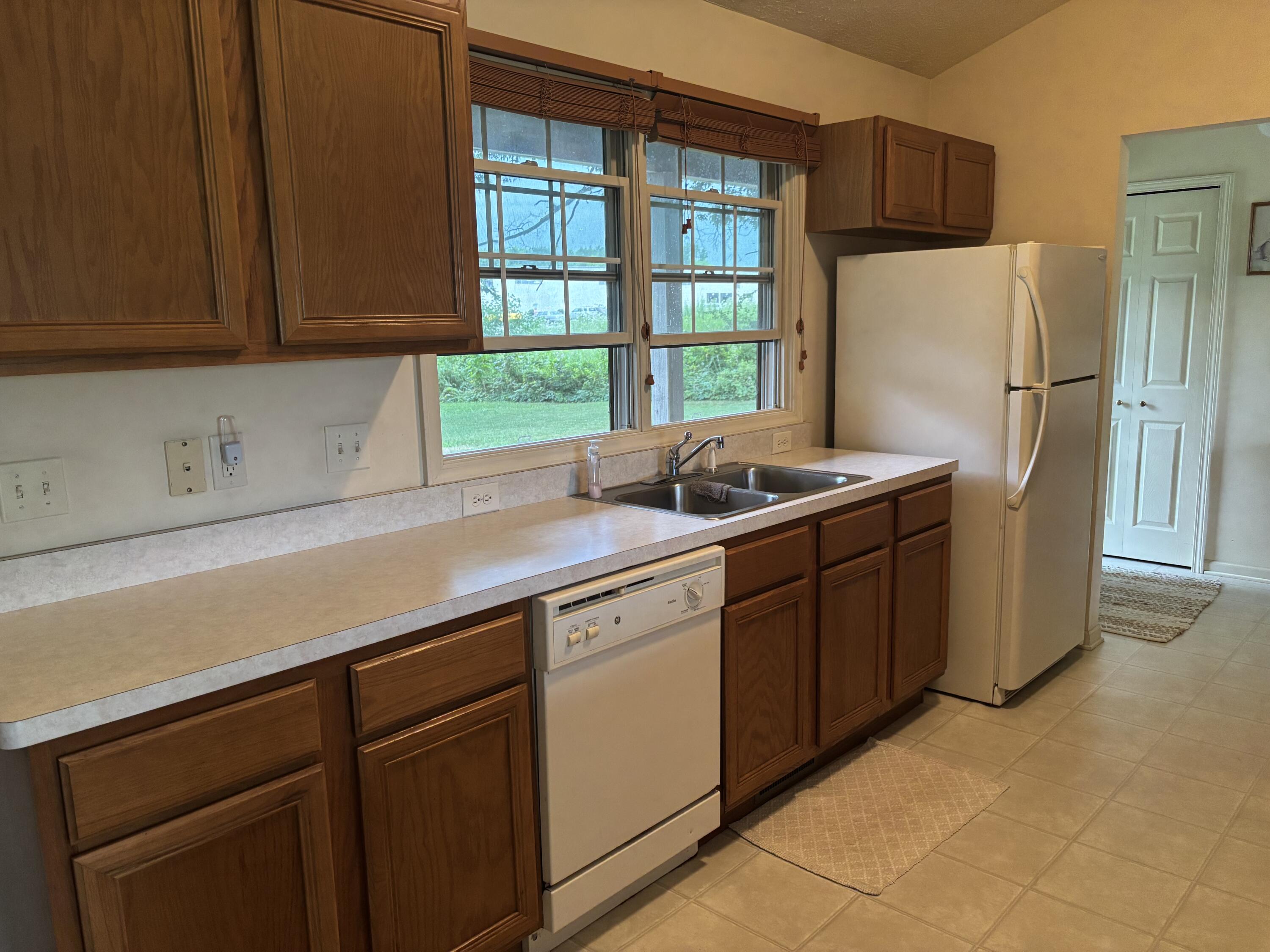 943 North Fail Road La Porte, IN 46350 - Photo 5 of 21 3000x2250