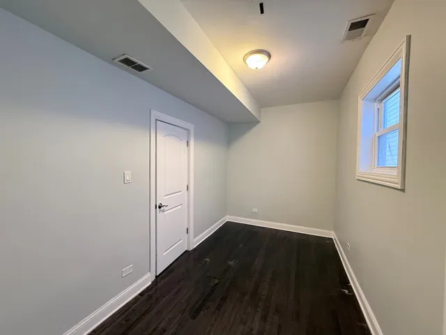 $1,800 | 1520 South Kedvale Avenue, Unit 2, Chicago, IL 60623