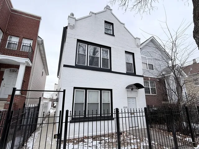 $1,800 | 1520 South Kedvale Avenue, Unit 2, Chicago, IL 60623