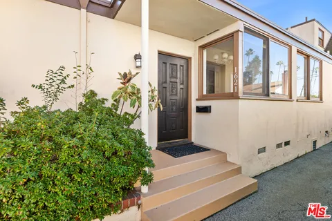 $2,395,000 | 1621 Manning Avenue, Los Angeles, CA 90024