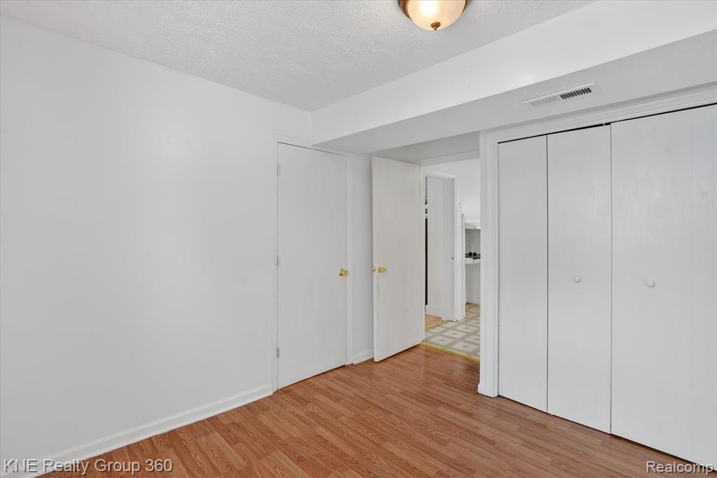 4928 Hughes Road Lansing, MI 48910 - Photo 23 of 35