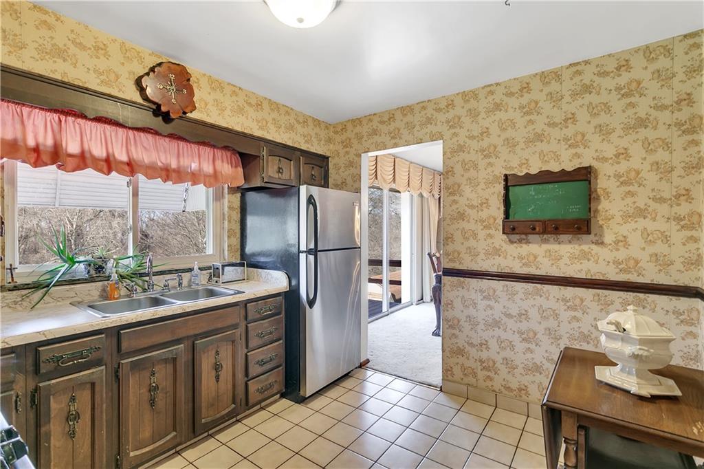 1215 Ridge Road Ambridge, PA 15003 - Photo 10 of 23 Gallery Image 10