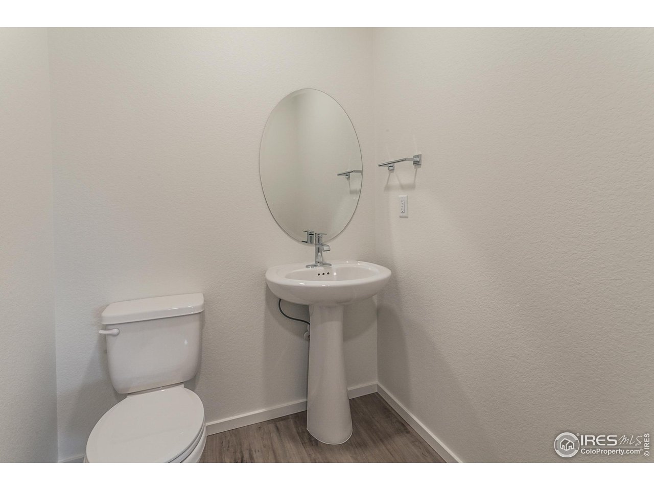 6929 4th St Road, Unit 3 Greeley, CO 80634 - Photo 20 of 38 POWDER BATH
