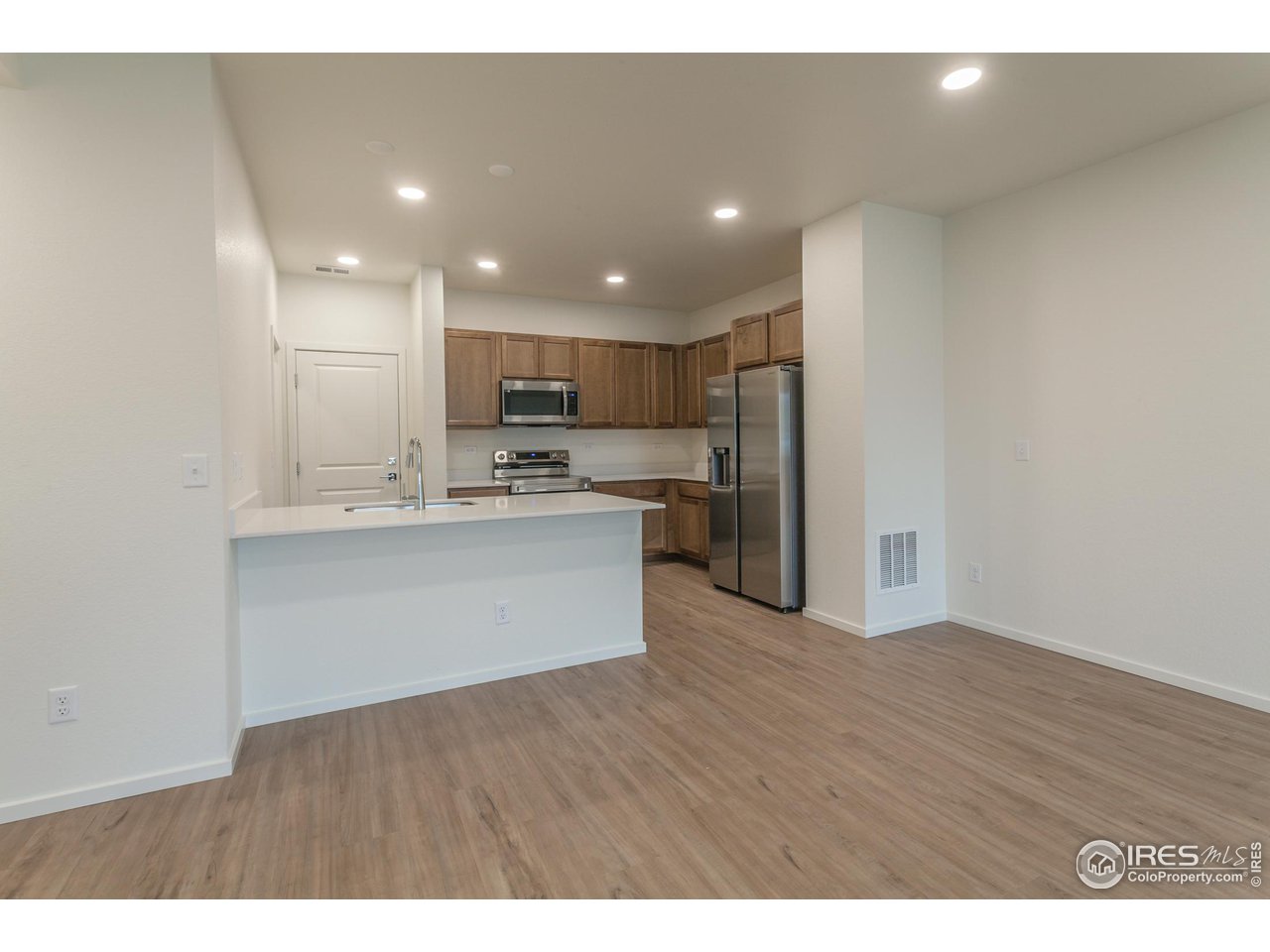 6929 4th St Road, Unit 3 Greeley, CO 80634 - Photo 9 of 38 KITCHEN