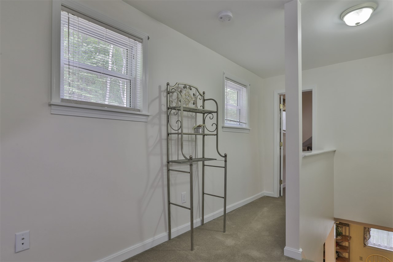 278 Chester Road Auburn, NH 03032 - Photo 11 of 27
