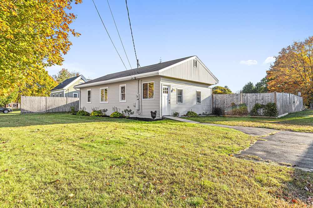 42 Stevenson Road Kittery, ME 03904 - Photo 1 of 23 Gallery Image 1