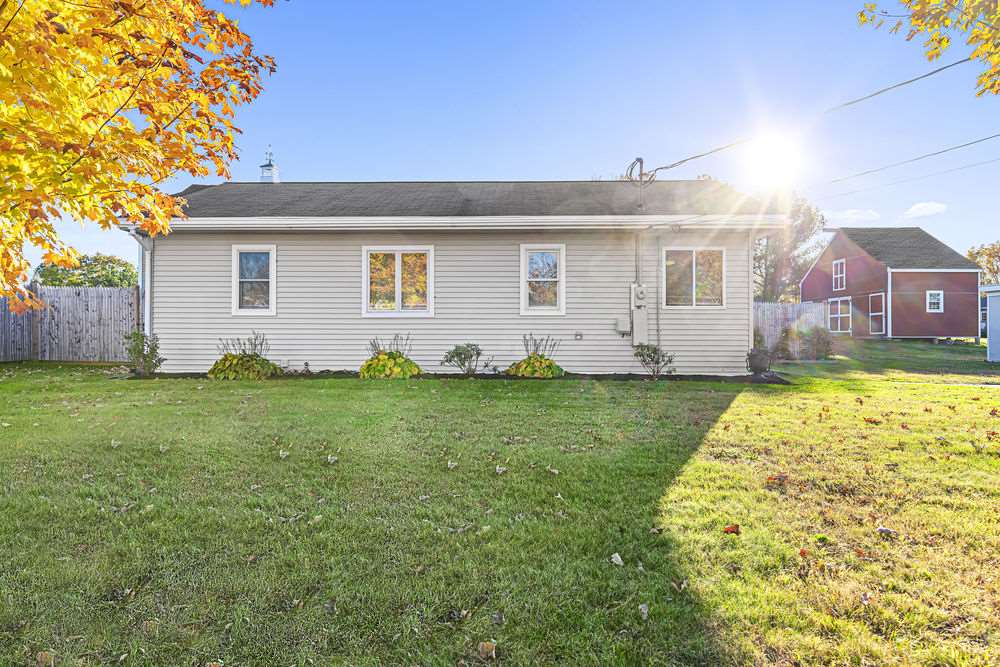 42 Stevenson Road Kittery, ME 03904 - Photo 2 of 23 Gallery Image 2
