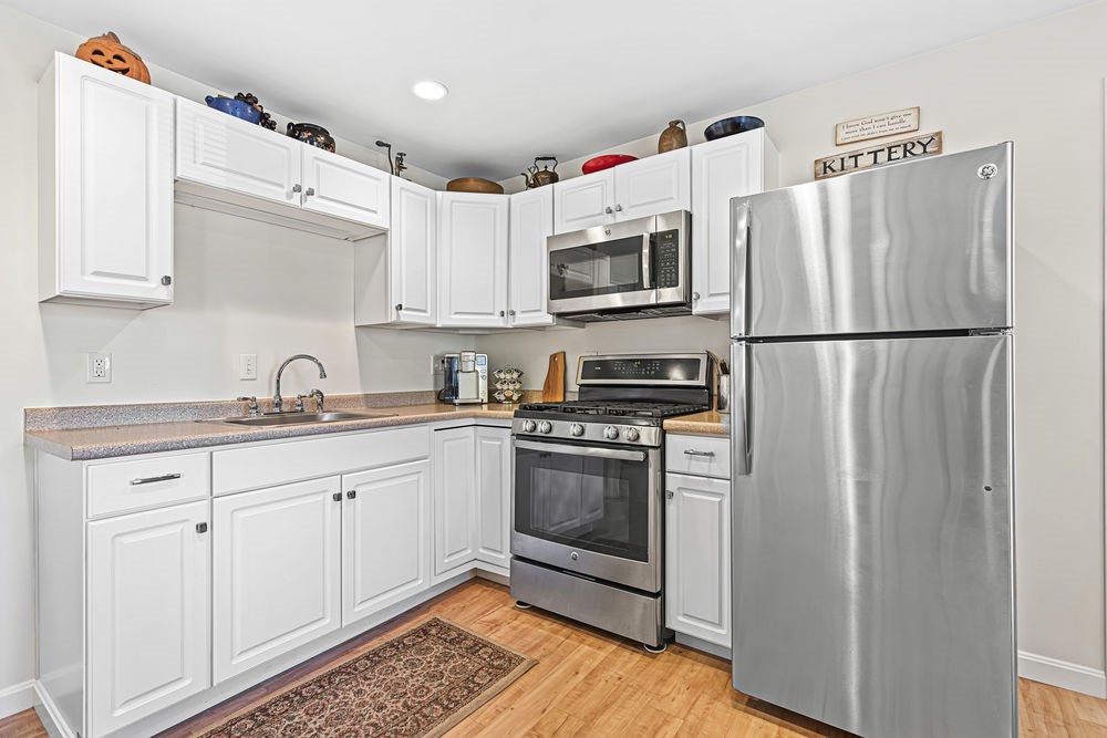 42 Stevenson Road Kittery, ME 03904 - Photo 13 of 23 Gallery Image 13