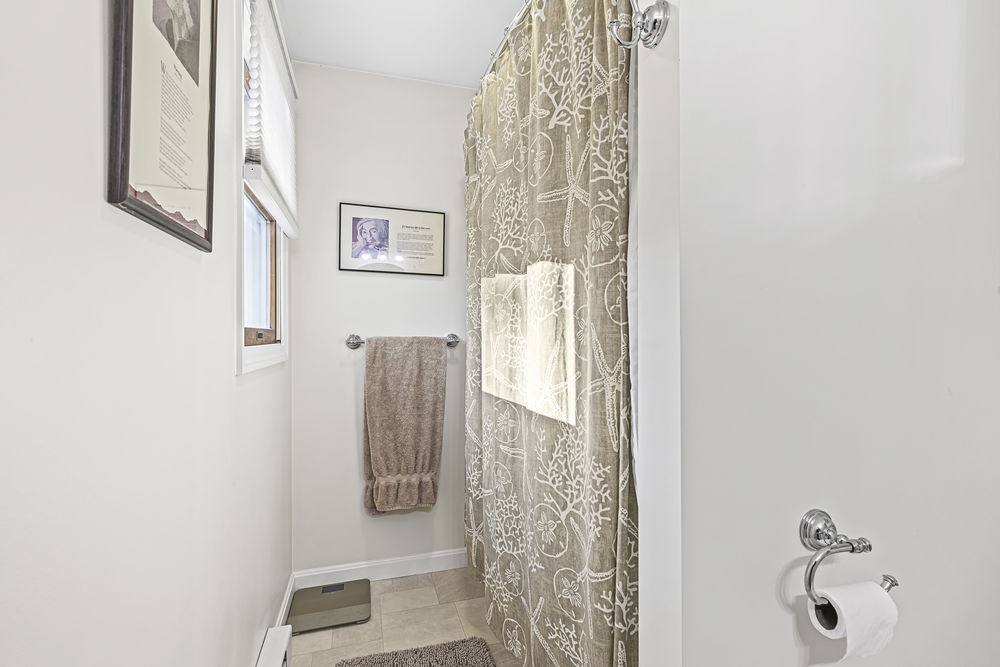 42 Stevenson Road Kittery, ME 03904 - Photo 21 of 23 Gallery Image 21