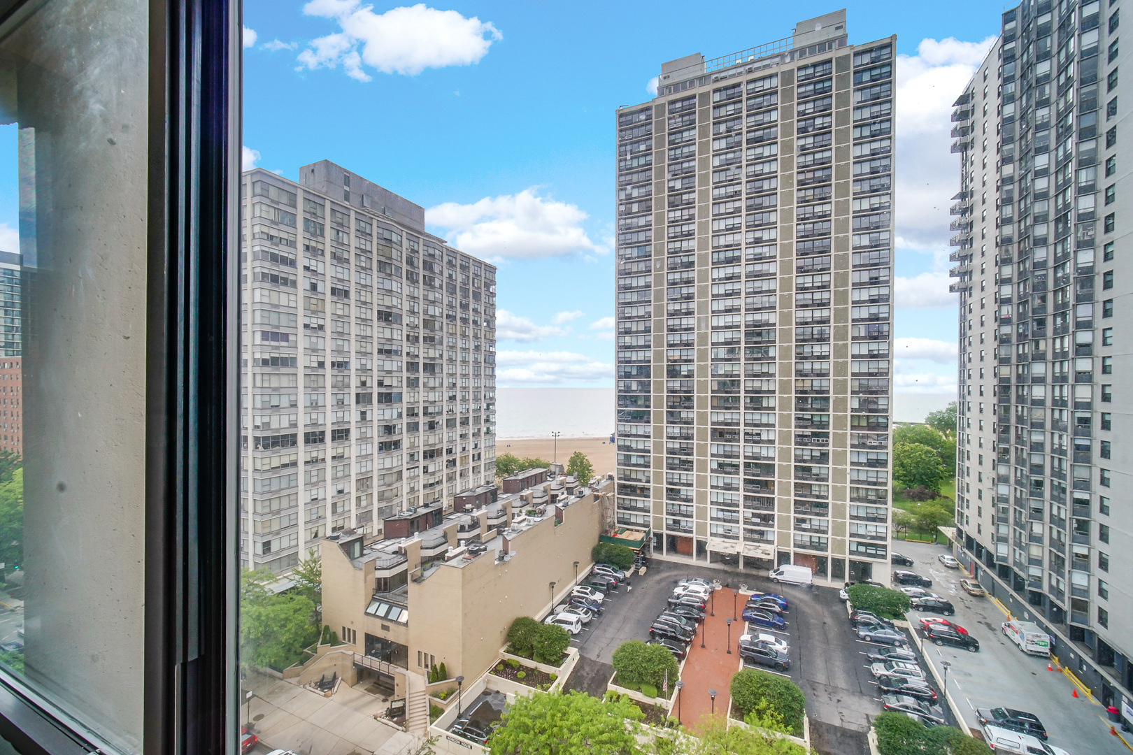 5740 North Sheridan Road, Unit 11A Chicago, IL 60660 - Photo 2 of 20