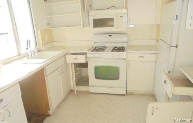 2476 Milverton Road Troy, MI 48083 - Photo 6 of 11 6.jpg