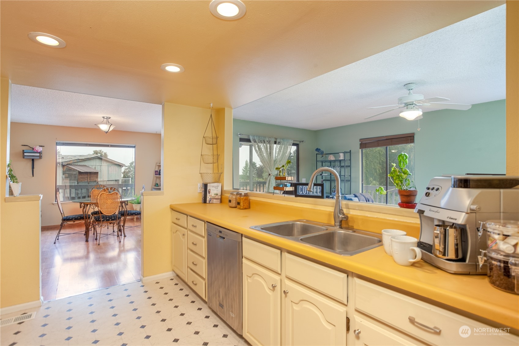 3412 Burch Mountain Road Wenatchee, WA 98801 - Photo 8 of 40 Gallery Image 8