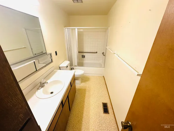 $280,000 | 1111 West D Street, Vale, OR 97918