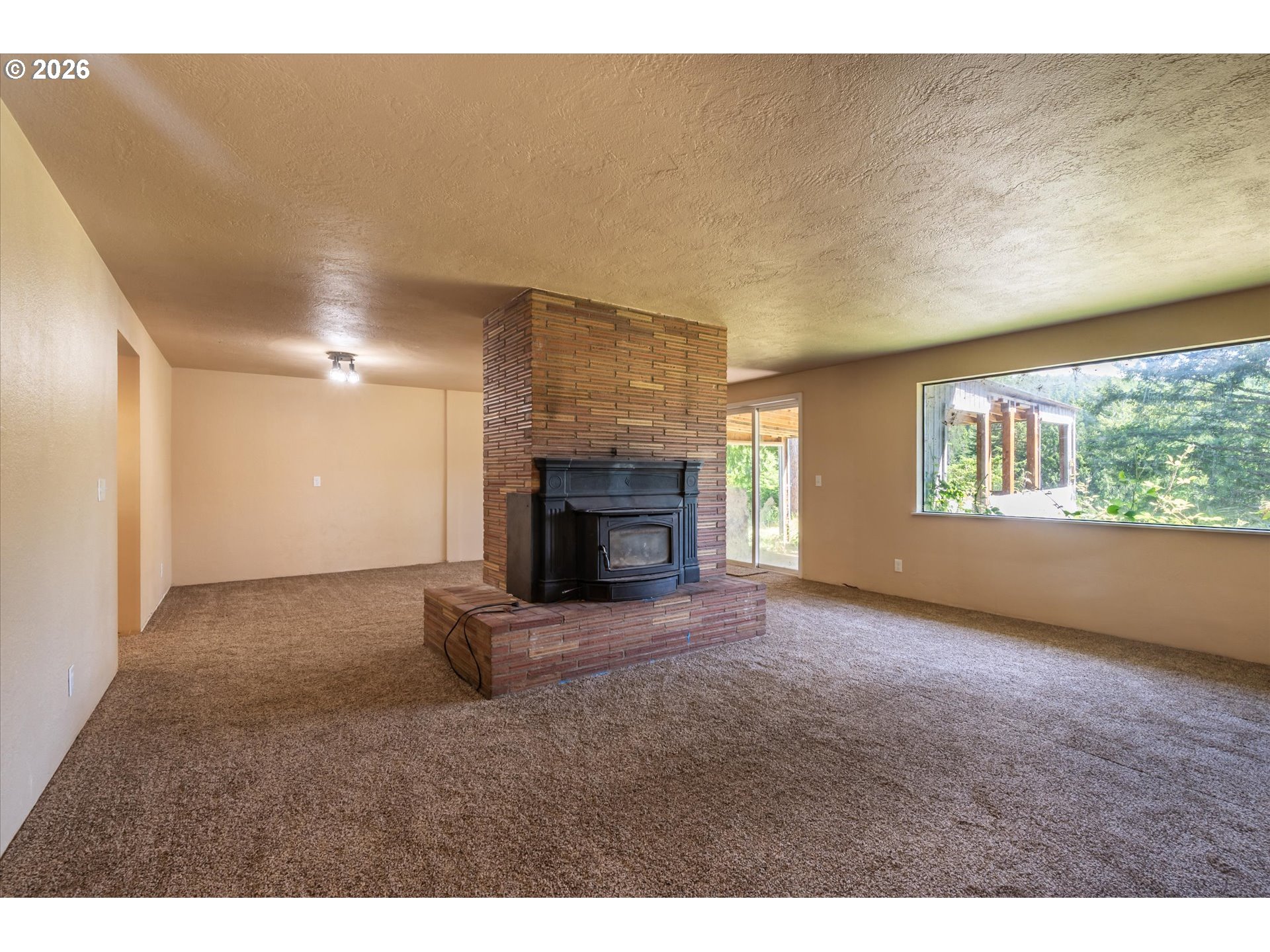 93845 Upper Loop Lane Coos Bay, OR 97420 - Photo 37 of 48 Living Room