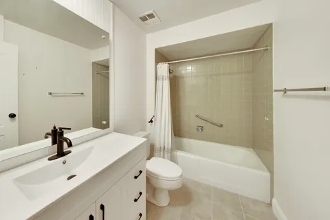 $137,500 | 700 North Bruce Lane, Unit 312, Glenwood, IL 60425