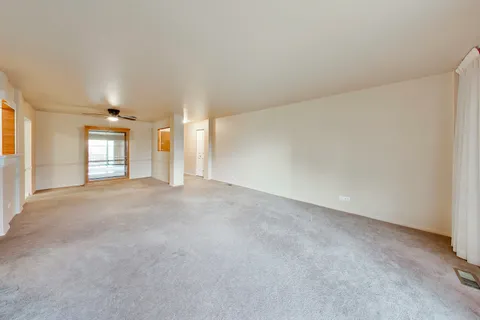 $137,500 | 700 North Bruce Lane, Unit 312, Glenwood, IL 60425