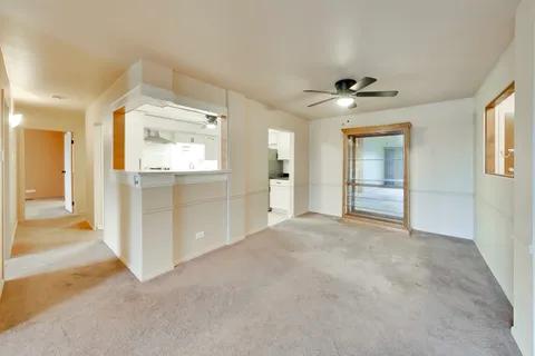 $137,500 | 700 North Bruce Lane, Unit 312, Glenwood, IL 60425