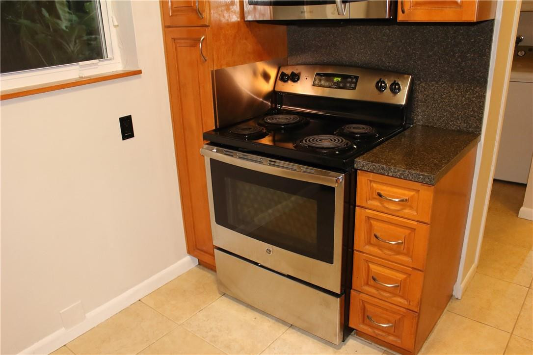 5620 Simms Street Hollywood, FL 33021 - Photo 17 of 30 Stainless steel Electric Range