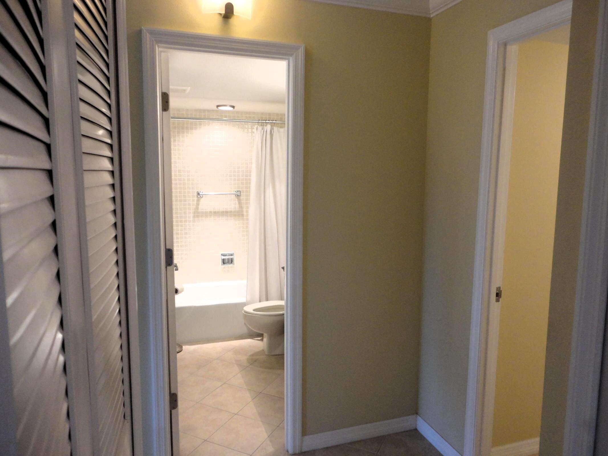 5433 Southeast Miles Grant Road, Unit 104 Stuart, FL 34997 - Photo 10 of 16 Rooms