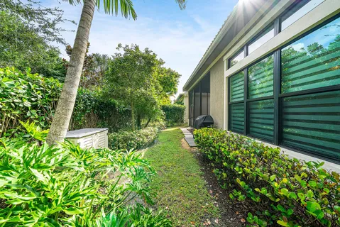 $975,000 | 9076 Leon Circle, Parkland, FL 33076