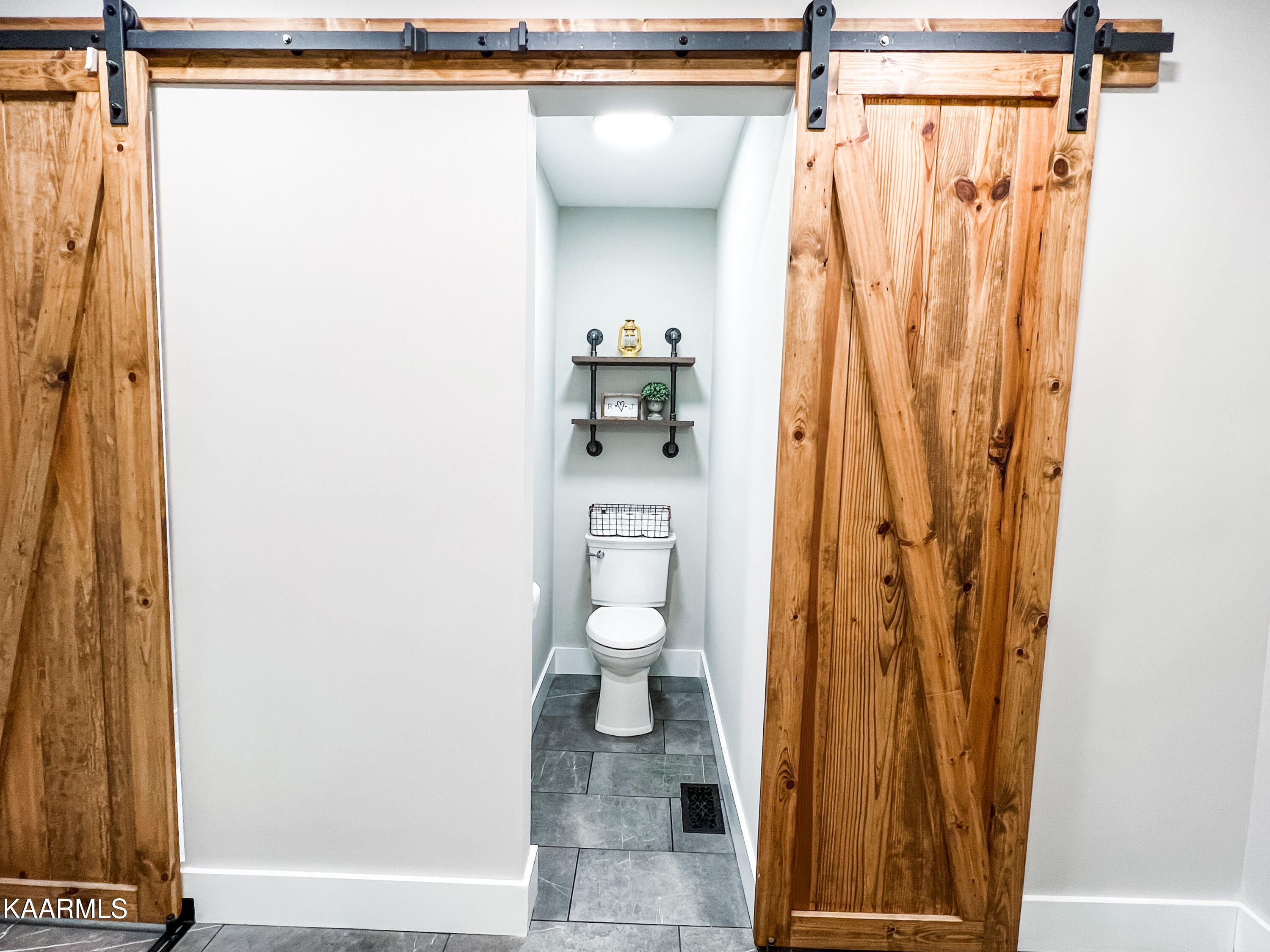 610 Pearson Springs Road Maryville, TN 37803 - Photo 11 of 19 IMG_5749