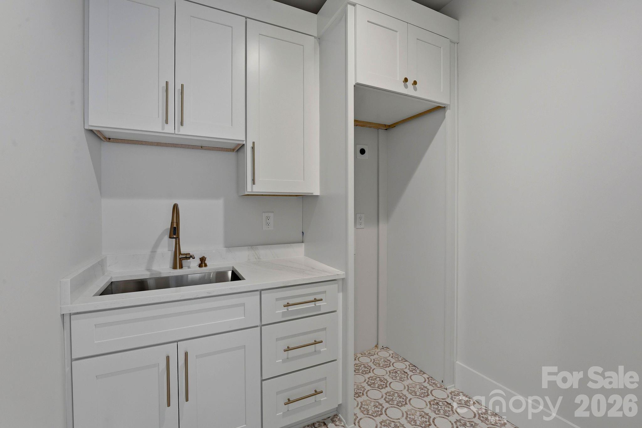 4645 Connecting Road Charlotte, NC 28209 - Photo 38 of 48