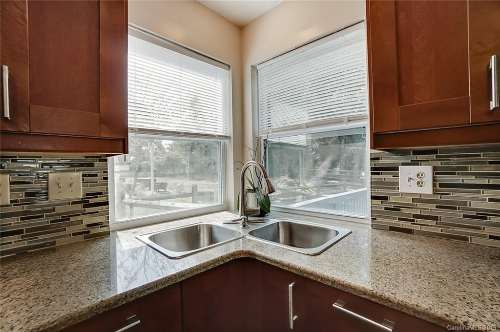 9724 Marshbrooke Road Matthews, NC 28105 - Photo 11 of 36 Gallery Image 11