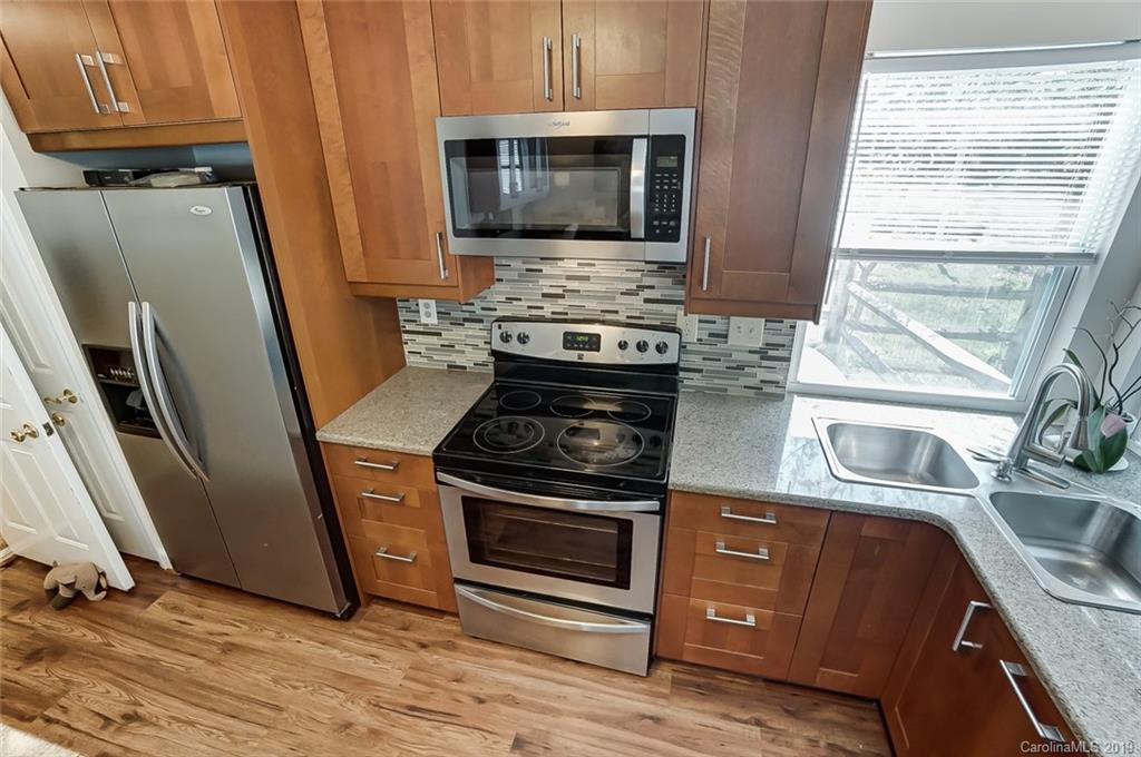 9724 Marshbrooke Road Matthews, NC 28105 - Photo 12 of 36 Gallery Image 12