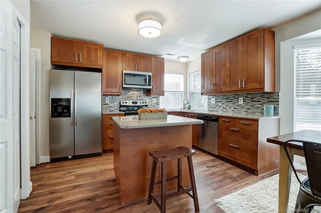 9724 Marshbrooke Road Matthews, NC 28105 - Photo 7 of 36 Gallery Image 7