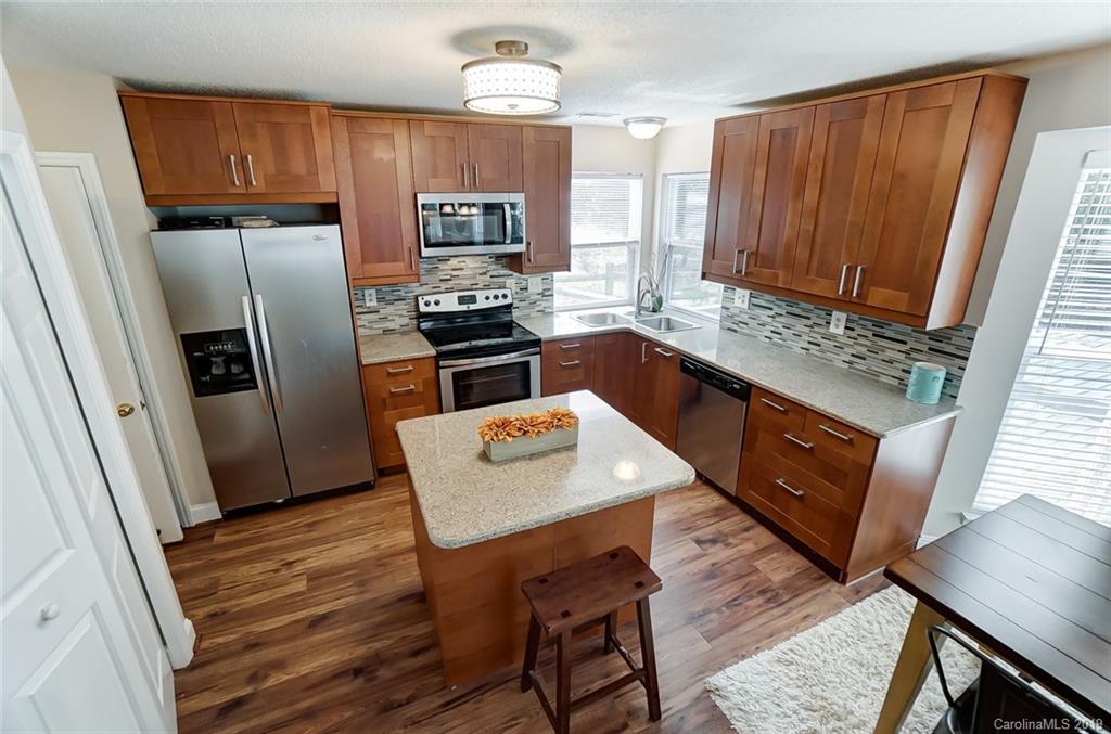 9724 Marshbrooke Road Matthews, NC 28105 - Photo 8 of 36 Gallery Image 8