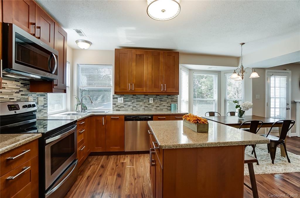 9724 Marshbrooke Road Matthews, NC 28105 - Photo 10 of 36 Gallery Image 10
