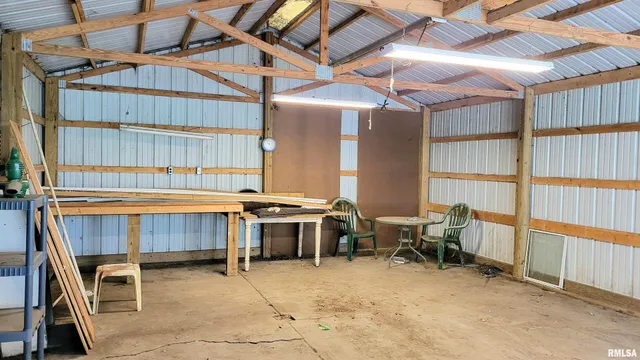 $79,900 | 111 Wilmington Avenue, Orient, IL 62874