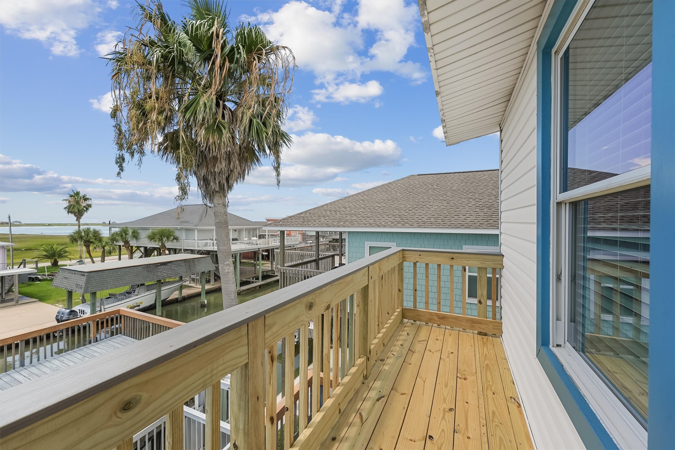 313 Schooner Drive Freeport, TX 77541 - Photo 14 of 30 a view of balcony with furniture