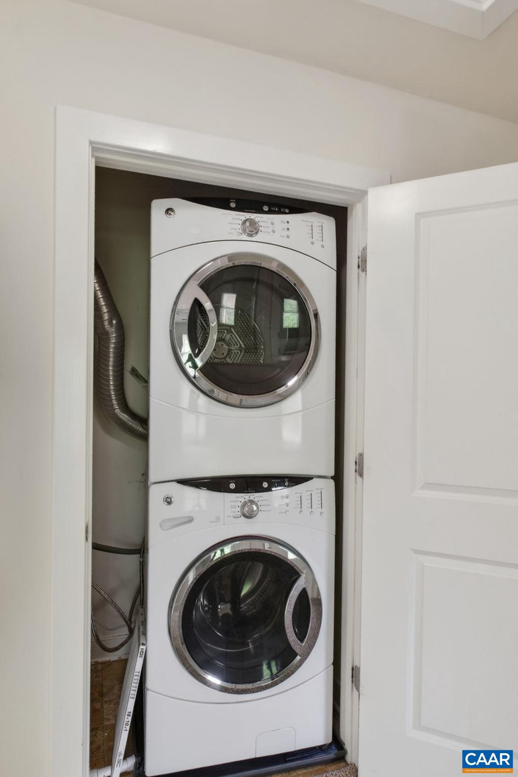 2138 Sundown Place Charlottesville, VA 22911 - Photo 31 of 38 a utility room with dryer and washer