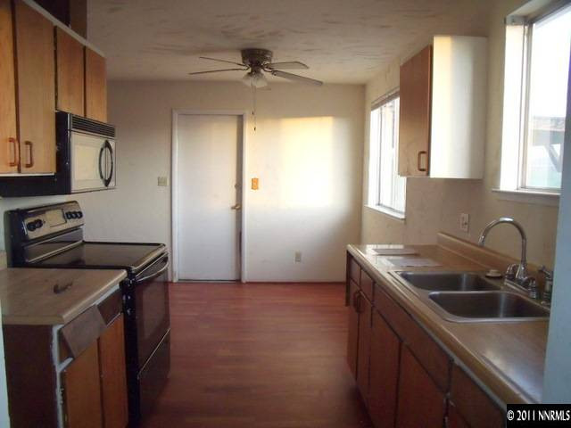 11850 Pepper Way Reno, NV 89506 - Photo 5 of 13 Photo 5