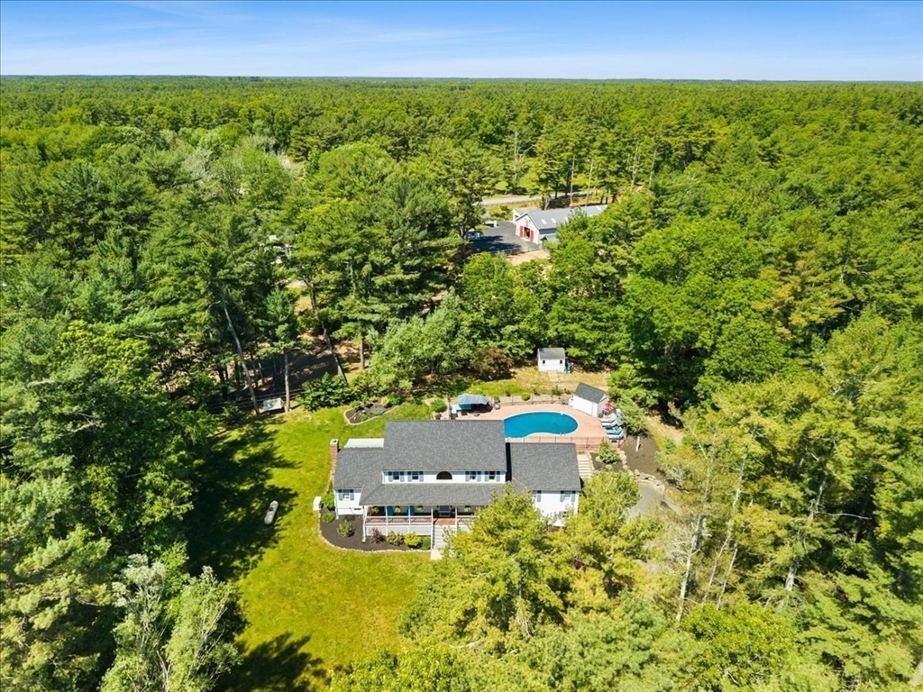 136 Paradise Lane Rochester, MA 02770 - Photo 3 of 40