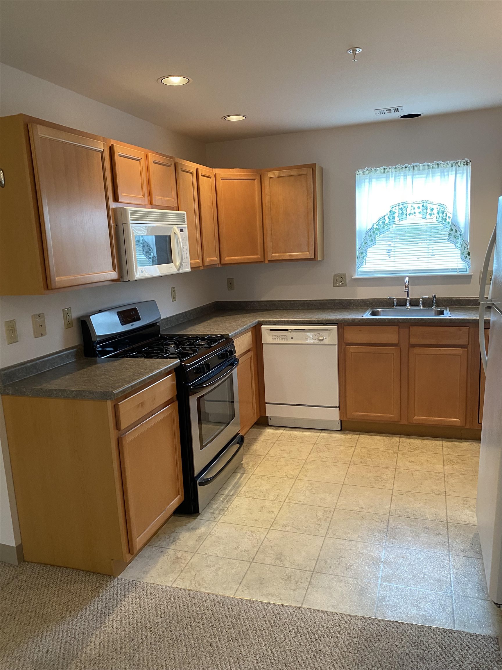 5 Tampa Drive, Unit F5 Rochester, NH 03867 - Photo 4 of 25 Gallery Image 4