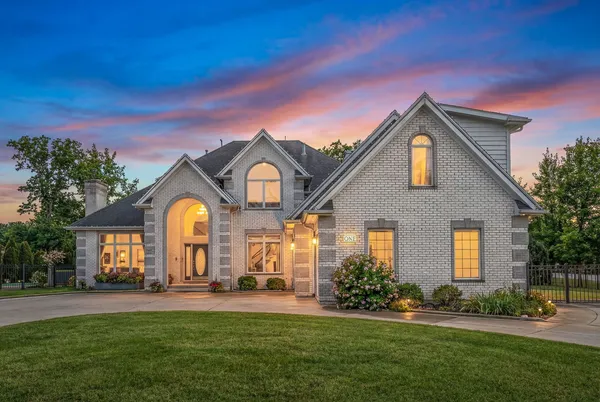 $1,395,000 | 1 Bell Oak Lane, Lemont, IL 60439