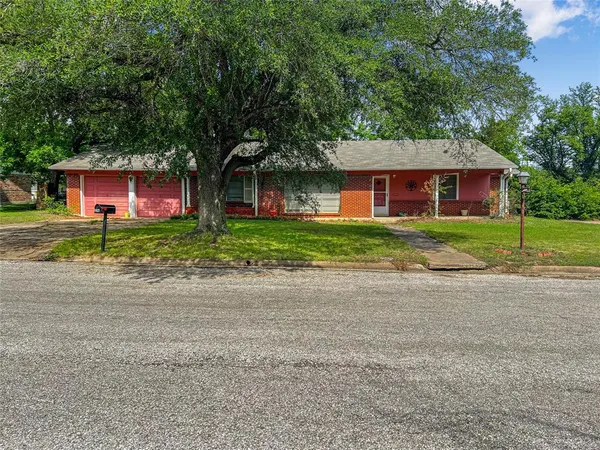 $184,900 | 2706 Bois D'Arc Street, Commerce, TX 75428